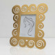 Portafoto grande con cornice in legno dal design moderno ed elegante