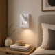 Applique da parete con base quadrata e diffusore tubolare a led orientabile