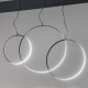 Lampada a sospensione media in metallo con diffusore in acrilico a led