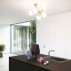 Lampada da soffitto moderna con struttura in metallo e 5 diffusori in vetro