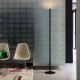 Lampada da terra a led con struttura in alluminio e diffusore in vetro