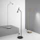 Lampada da terra a led moderna con struttura in metallo e diffusore orientabile