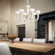 Lampadario grande classico struttura in metallo e 8 diffusori in vetro soffiato