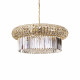Lampadario grande dal design elegante con elementi decorativi in cristallo