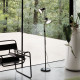 Piantana dal design moderno con struttura in metallo e diffusori regolabili