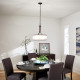 Lampadario grande con diffusore in vetro opalino e maglia di lino