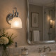 Lampada da parete per bagno struttura in acciaio e diffusore in vetro