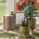Cachepot basso in ceramica de texture finto bamboo e piedi in legno