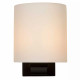Applique con struttura in metallo con diffusore in vetro dal design moderno