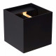 Applique con struttura in metallo cubica dal design moderno e diffusore a LED