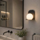 Applique da bagno in metallo con diffusore in vetro