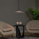 Lampada a sospensione in metallo con paralume in vetro dal design moderno
