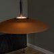 Lampada a sospensione in metallo con paralume in vetro dal design moderno