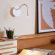 Lampada da comodino ricaricabile con faretto LED orientabile dal design moderno