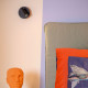 Lampada da comodino ricaricabile con faretto LED orientabile dal design moderno