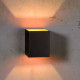 Lampada da parete con struttura a cubo in alluminio dalle linee moderne