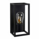 Lampada da parete con struttura in alluminio dalle linee moderne