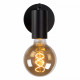 Lampada da parete con struttura in metallo dal design moderno e minimalista