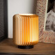 Lampada da tavolo a LED con struttura in alluminio dalle linee moderne