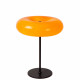 Lampada da tavolo moderna con struttura in metallo e diffusore in vetro