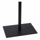 Lampada da terra struttura in metallo e diffusore in rotan dal design moderno