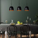 Lampada a sospensione lineare con tre diffusori dal design moderno in metallo