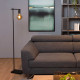 Piantana con base e struttura in metallo dal design moderno