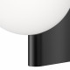 Applique da parete elegante con struttura in metallo e paralume in vetro