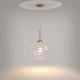 Lampada a sospensione a LED con diffusore a boccia in vetro dal design moderno