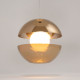 Lampada a sospensione con diffusore LED in vetro dal design moderno ed elegante