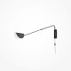 Lampada da parete con struttura in metallo orientabile dal design moderno