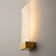 Lampada da parete in metallo con diffusore in acrilico a led