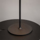 Lampada da tavolo in metallo dal design moderno con diffusore a LED