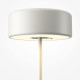 Lampada da tavolo in metallo dal design moderno con diffusore a LED