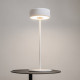 Lampada da tavolo in metallo dal design moderno con diffusore a LED