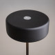 Lampada da tavolo in metallo dal design moderno con diffusore a LED