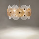 Lampadario piccolo moderno con struttura dorata e diffusori in vetro