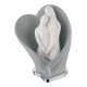 Scultura da tavolo con abbraccio tra innamorati in marmorino colorato