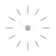 Orologio da parete in legno dal design moderno e minimalista