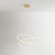 Lampada a sospensione a led con struttura in metallo e diffusore a spirale