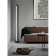 Piantana con diffusore a LED e struttura in alluminio dal design moderno