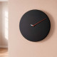 Orologio da parete in legno di design moderno "Less"