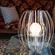 Lampada da tavolo grande in plexiglass dal design moderno